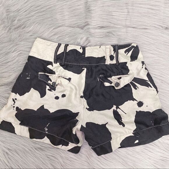 🚨 Club Monaco 100% Silk Shorts - Picture 2 of 6